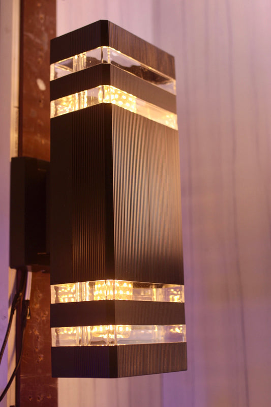 OUTDOOR LIGHT ON101