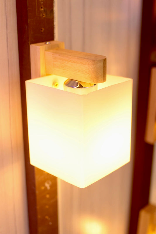 WALL LIGHT W111