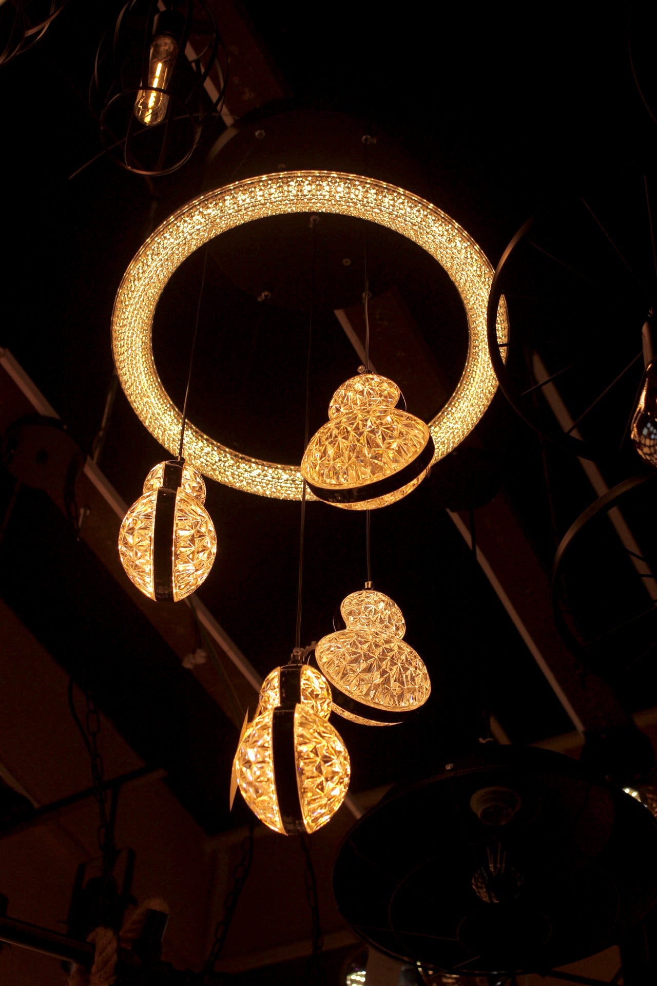 PENDANT LIGHT H143