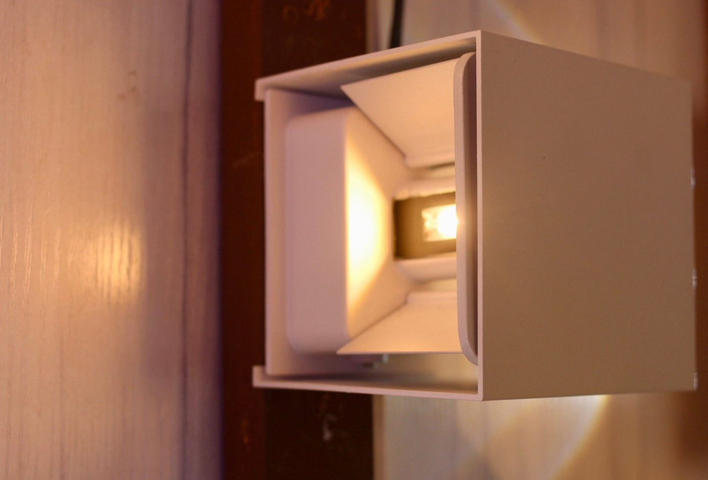 OUTDOOR LIGHT 008 6W LED WARM