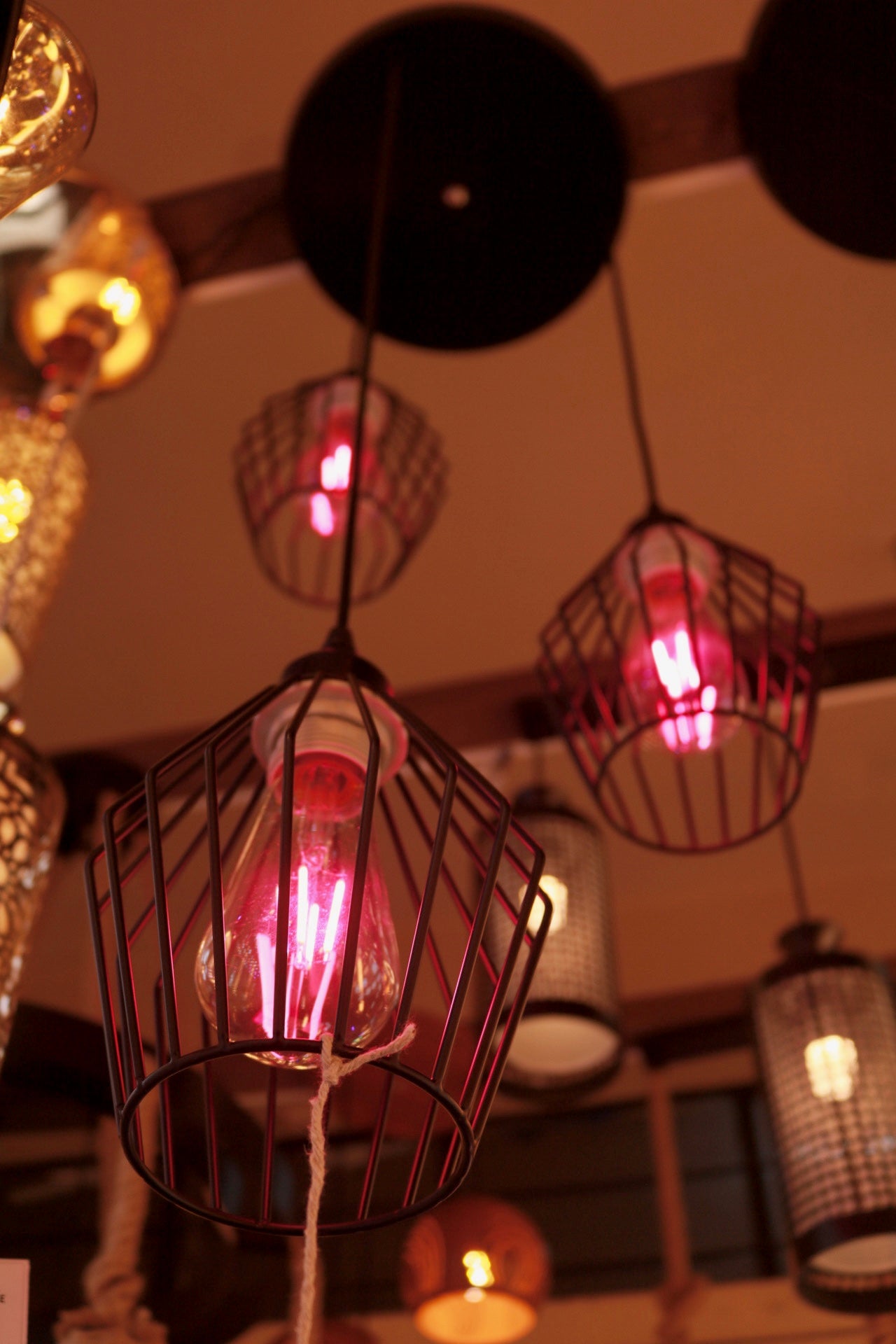 PENDANT LIGHT H129