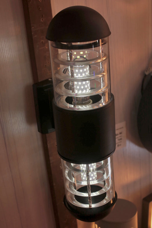 OUTDOOR LIGHT ON111