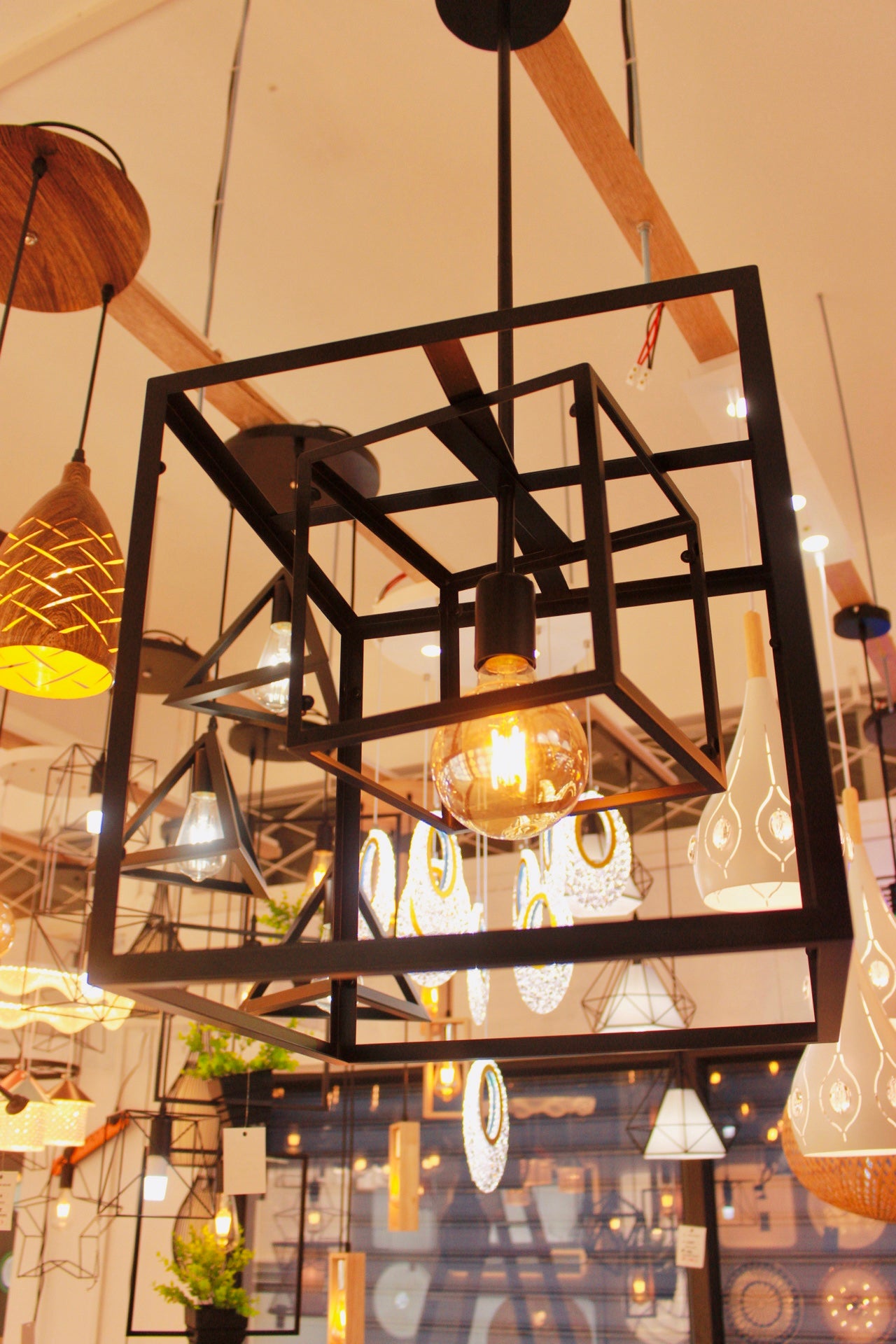 PENDANT LIGHT H232