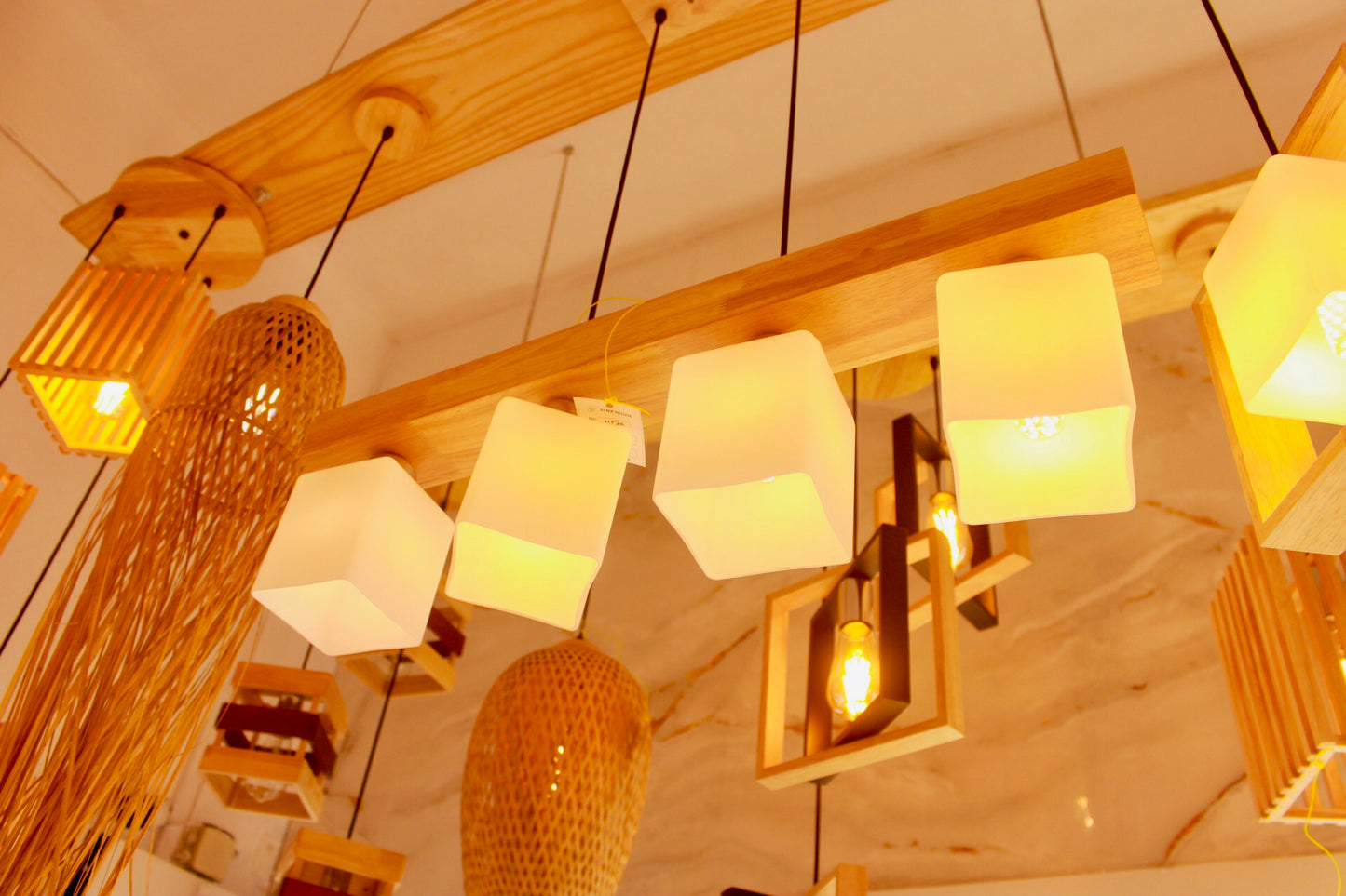 PENDANT LIGHT H536
