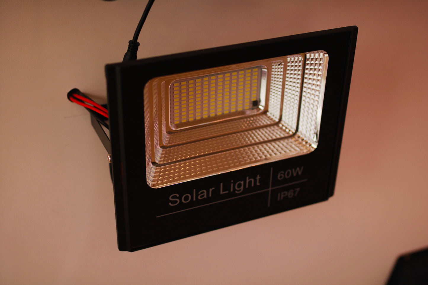 FLOODLIGHT 60W WH SOLAR