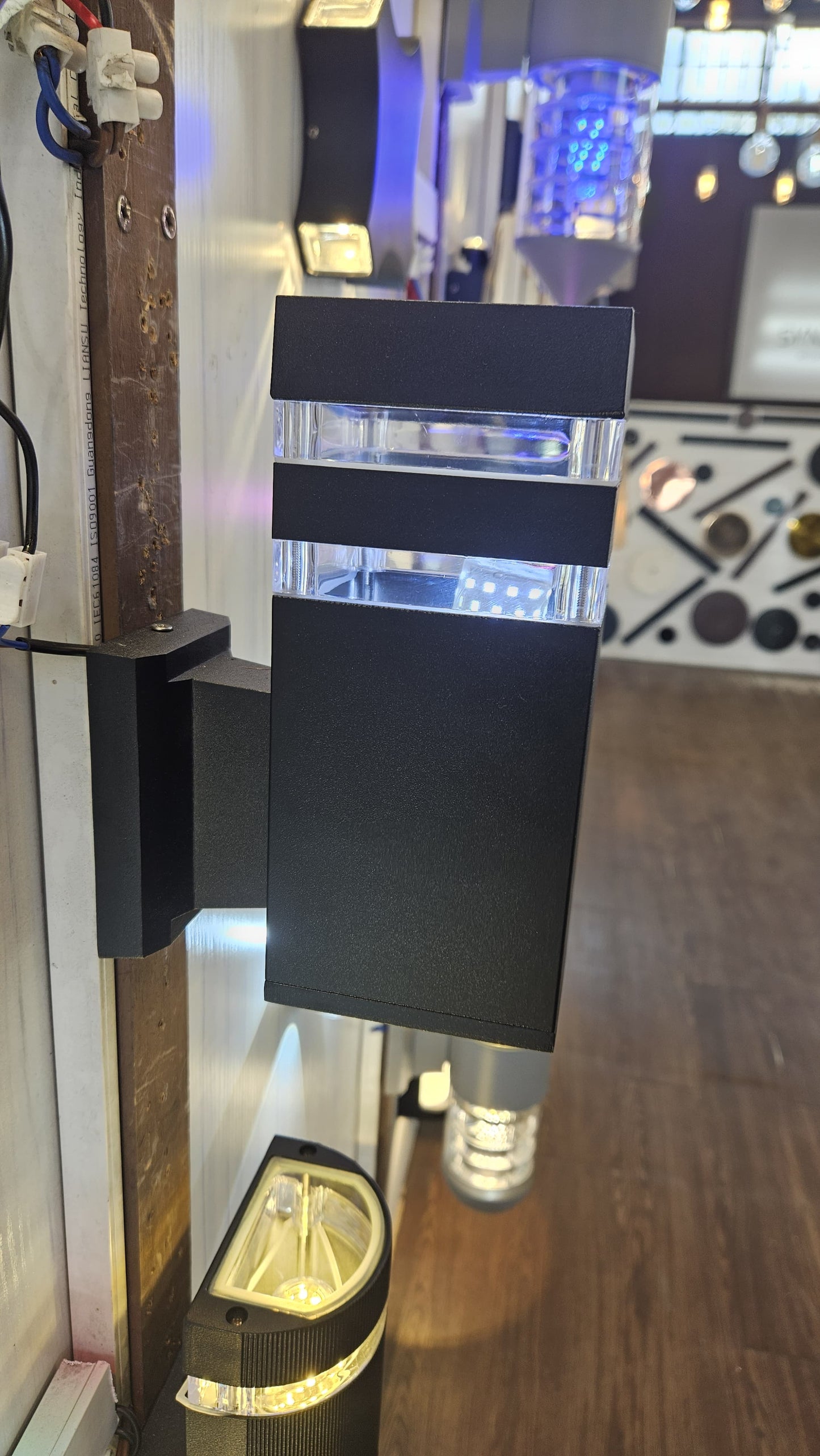 OUTDOOR LIGHT O300